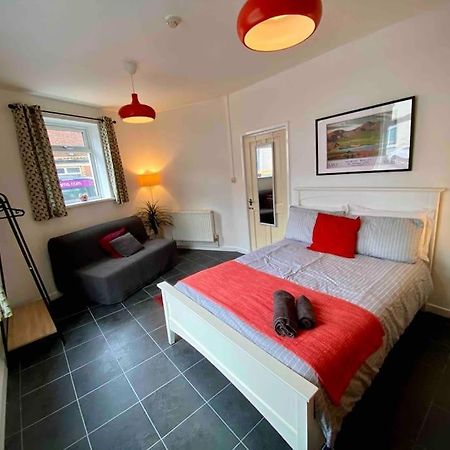 Brickworks - 2 Bedrooms, 15 Mins Walk To The Centre, With Garden Cardiff Eksteriør bilde