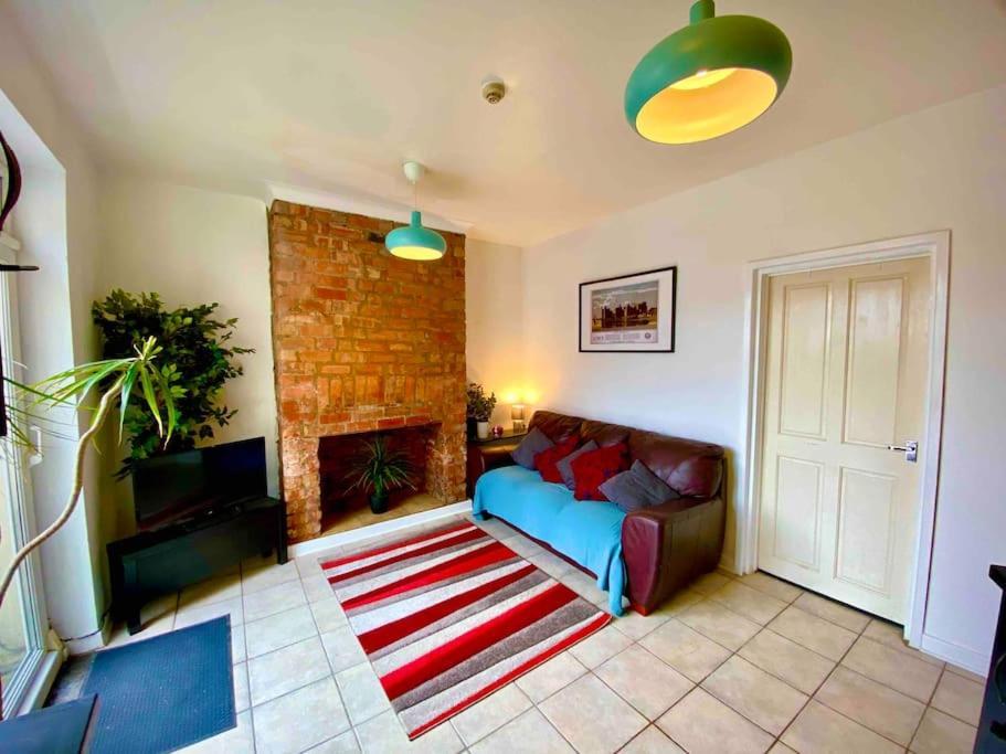 Brickworks - 2 Bedrooms, 15 Mins Walk To The Centre, With Garden Cardiff Eksteriør bilde