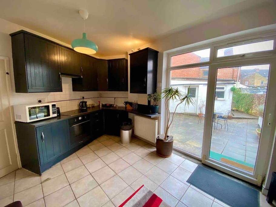 Brickworks - 2 Bedrooms, 15 Mins Walk To The Centre, With Garden Cardiff Eksteriør bilde